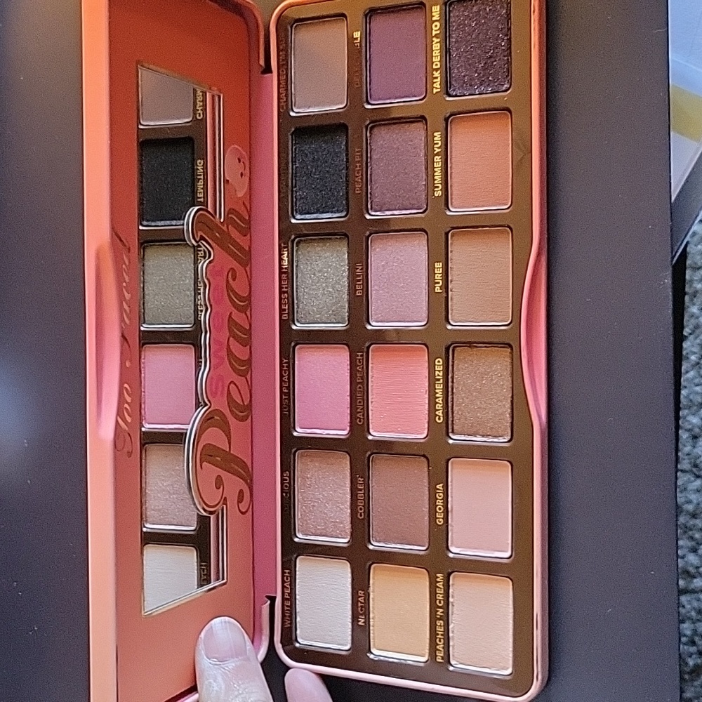 Too Faced Sweet Peach palette